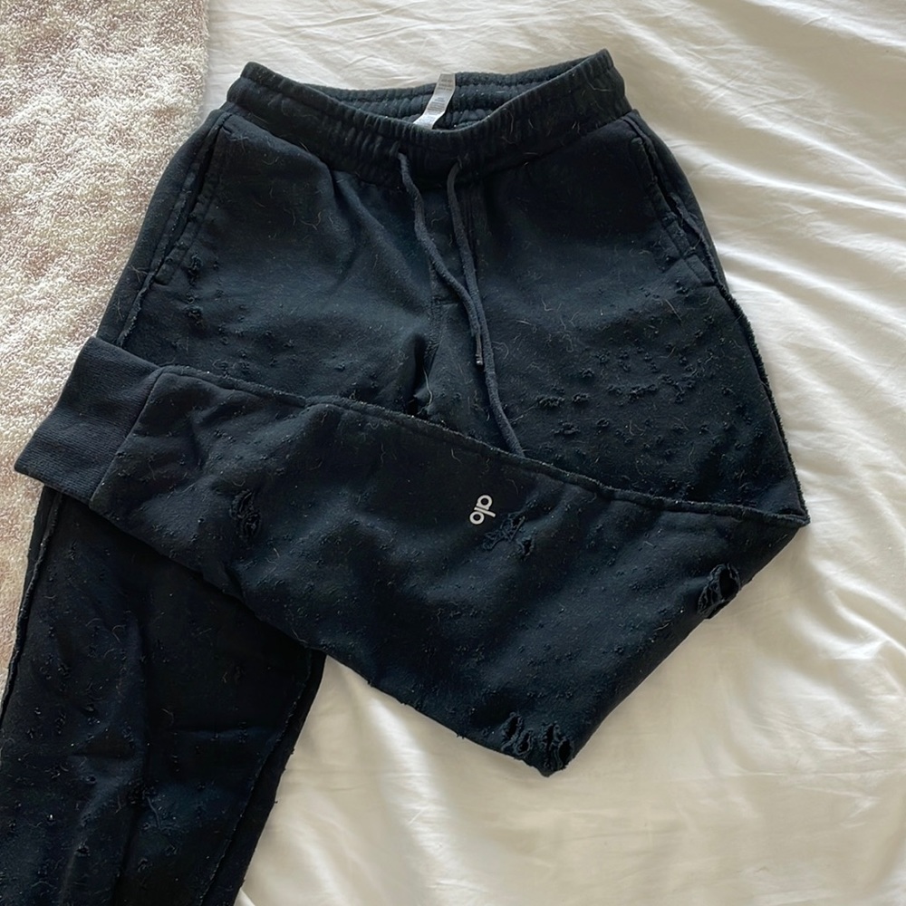 Alo ripped joggers